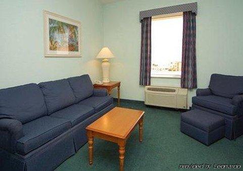 Cocoa Beach Suites Hotel 객실 사진